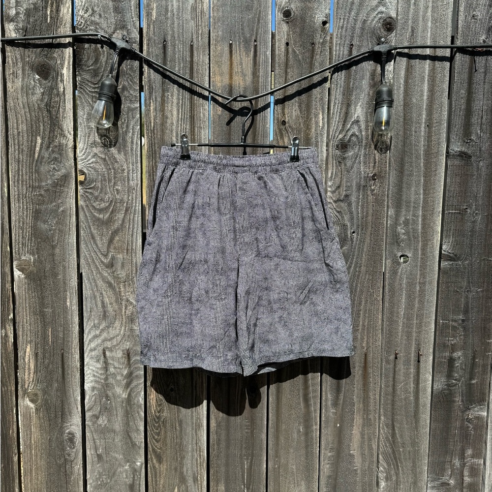 Lululemon Men's Run Response Black and Grey Lined Athletic Shorts Size medium